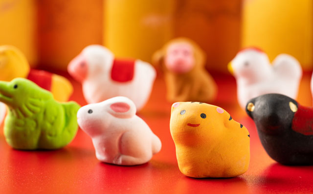 干支飾りを贈る