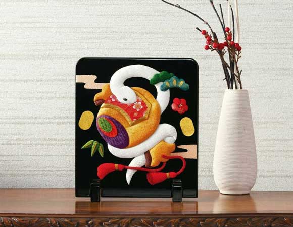 衝立・頌春小槌へび）