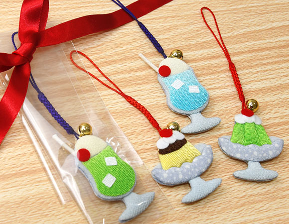 ちりめん根付・レトロ喫茶