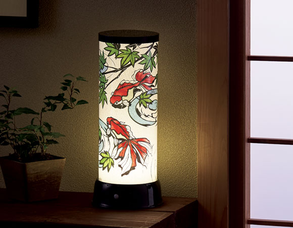 金魚と青もみじ