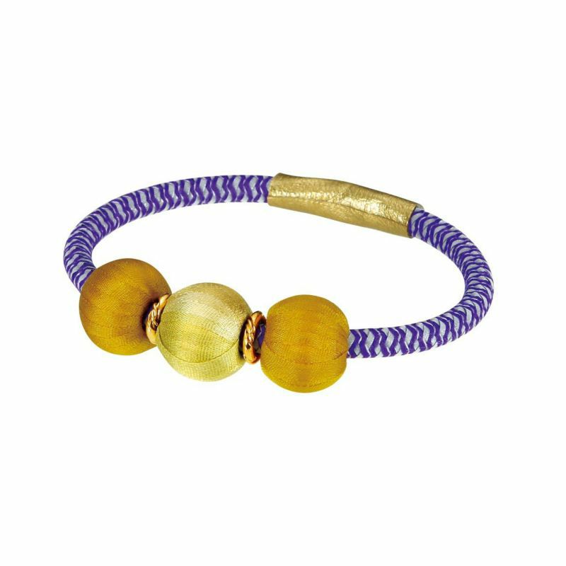 絹の巻玉ブレスレット（琥珀）｜株式会社さくらほりきり