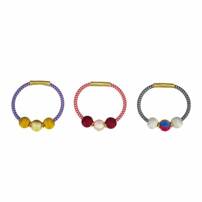 絹の巻玉ブレスレット（琥珀）｜株式会社さくらほりきり