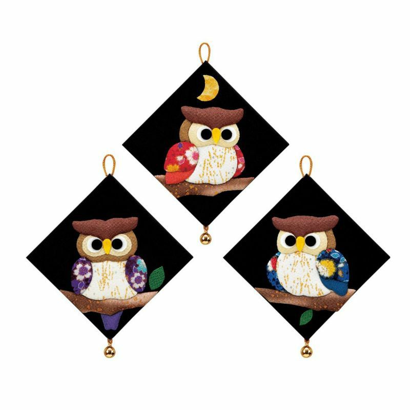 三連タペストリー（和みふくろう）｜株式会社さくらほりきり