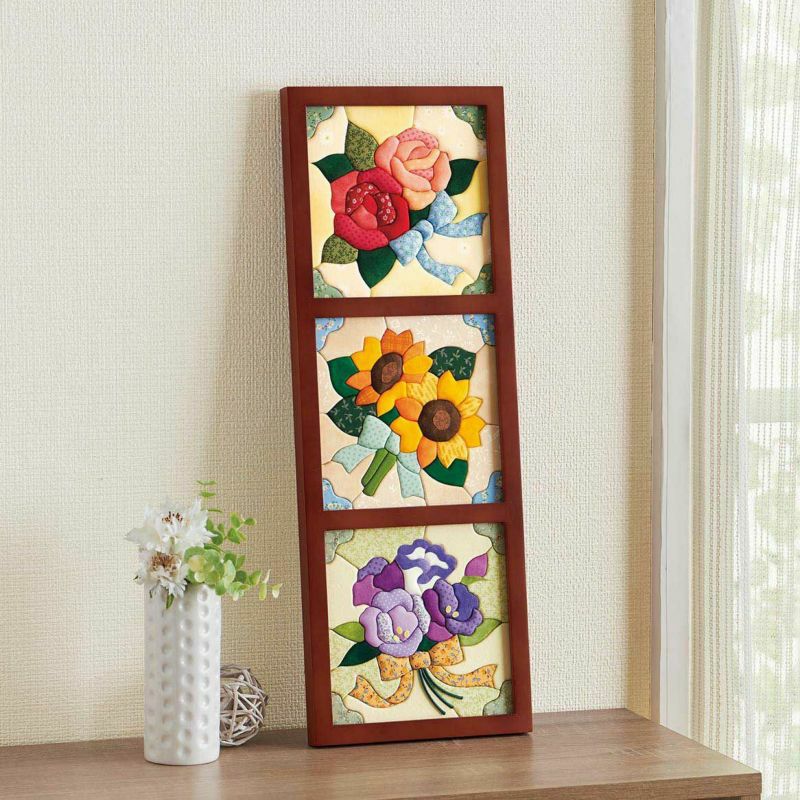 3つ並べて飾れる三面額はタテヨコ兼用です