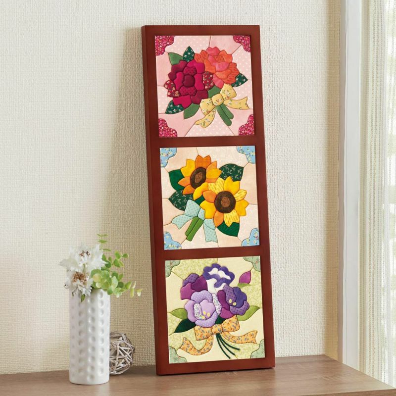 3つ並べて飾れる三面額はタテヨコ兼用です