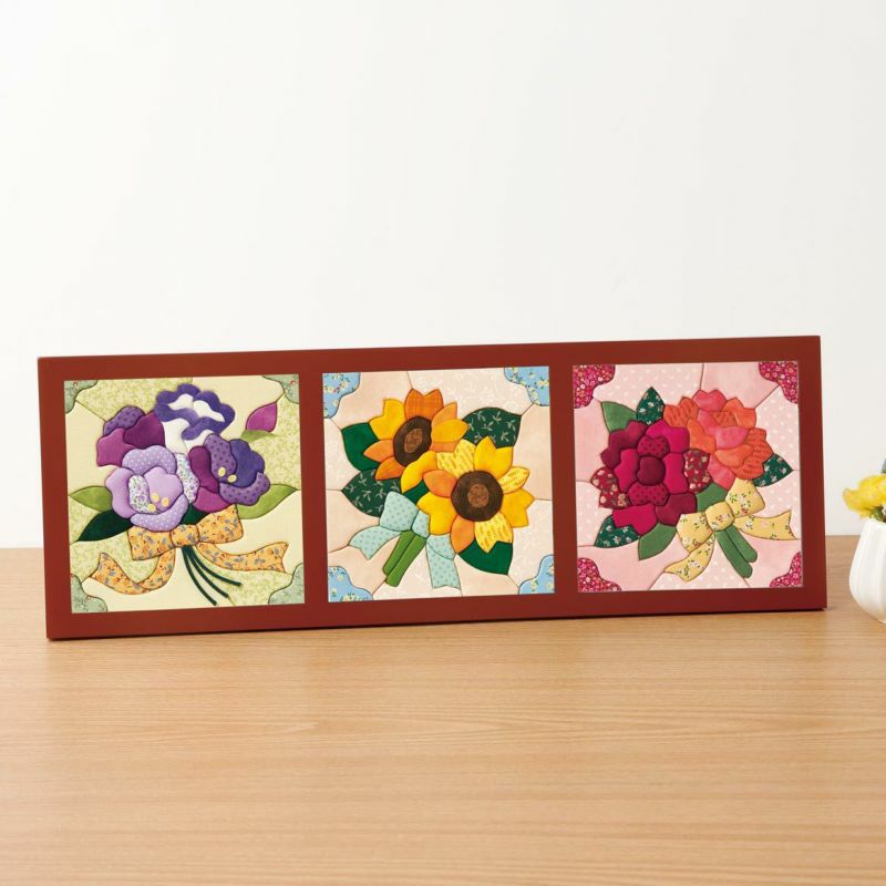 3つ並べて飾れる三面額はタテヨコ兼用です