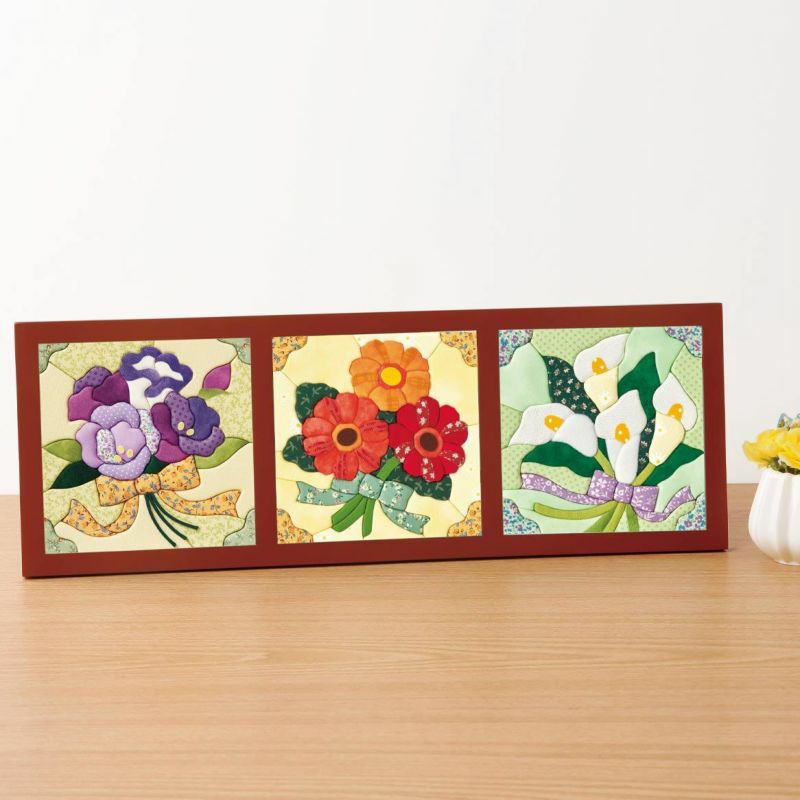 3つ並べて飾れる三面額はタテヨコ兼用です