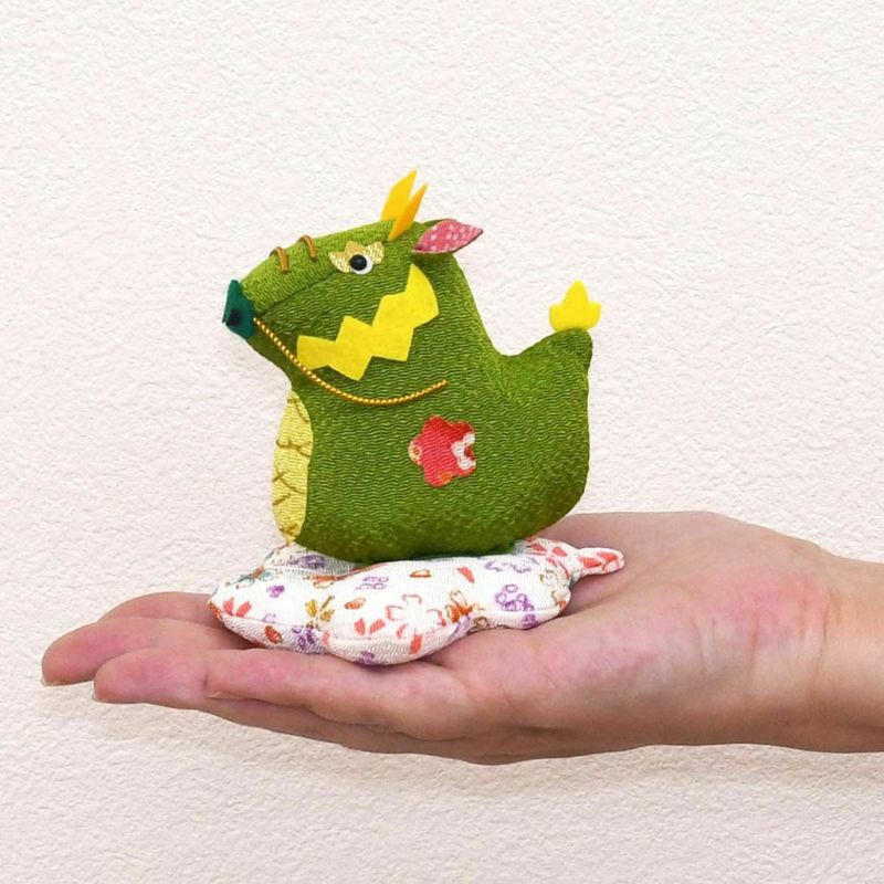 龍佩（りゅうはい）ゴールド　【10個のみの限定制作品】【1点1点手作り】 Amazon.co.jp: GENERIC 昇龍 龍 商売繁盛 伝統工芸品 昇り龍