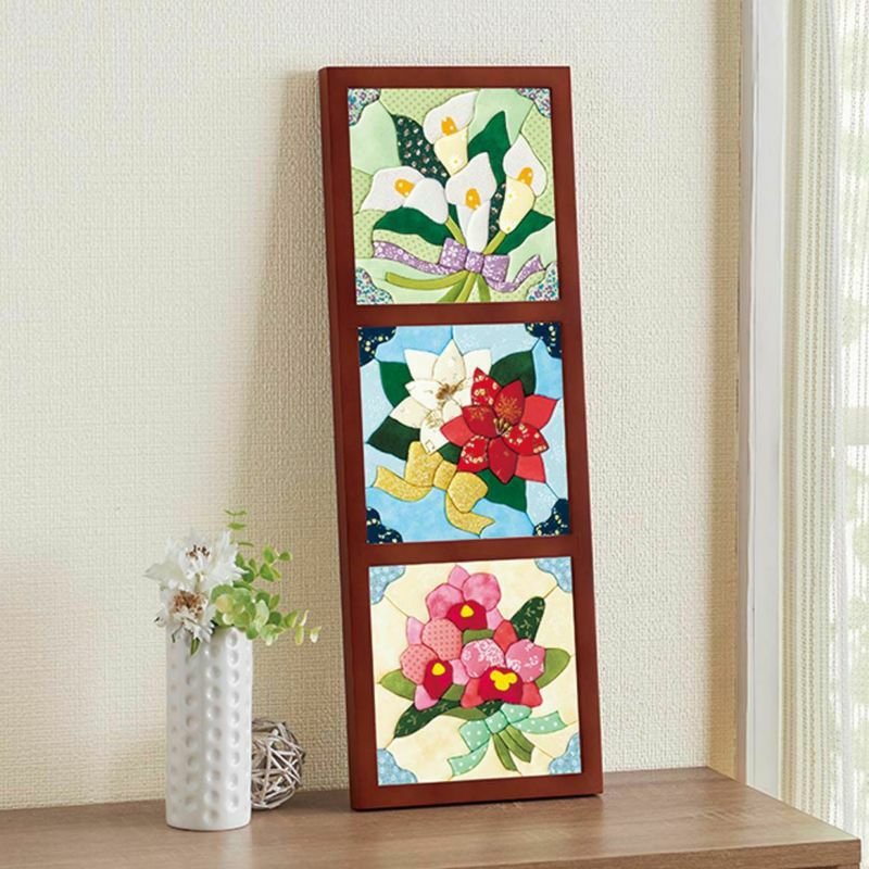 3つ並べて飾れる三面額はタテヨコ兼用です