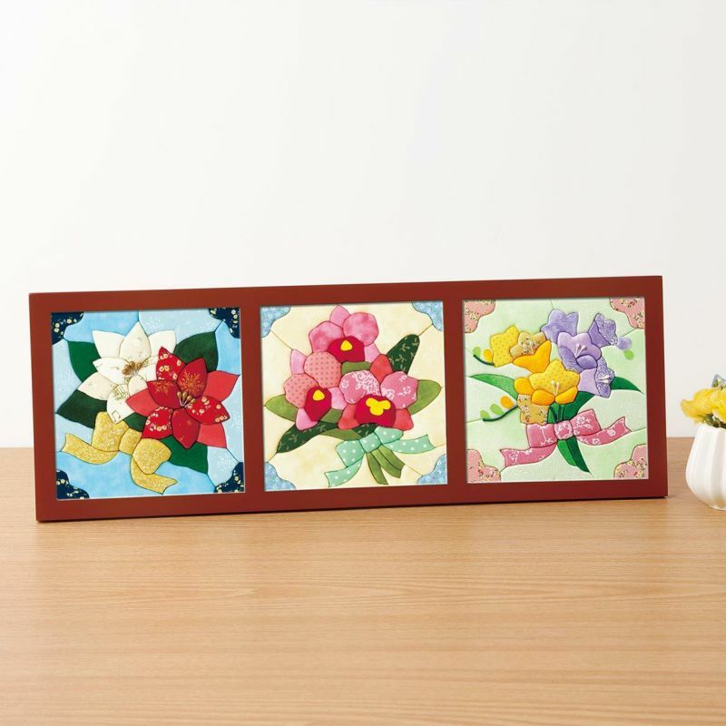 3つ並べて飾れる三面額はタテヨコ兼用です