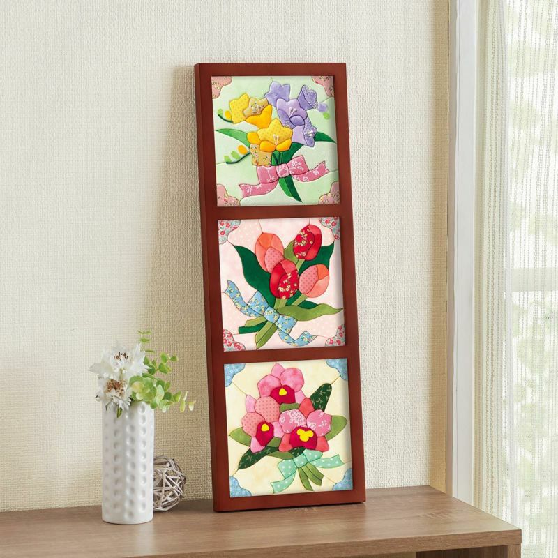 3つ並べて飾れる三面額はタテヨコ兼用です