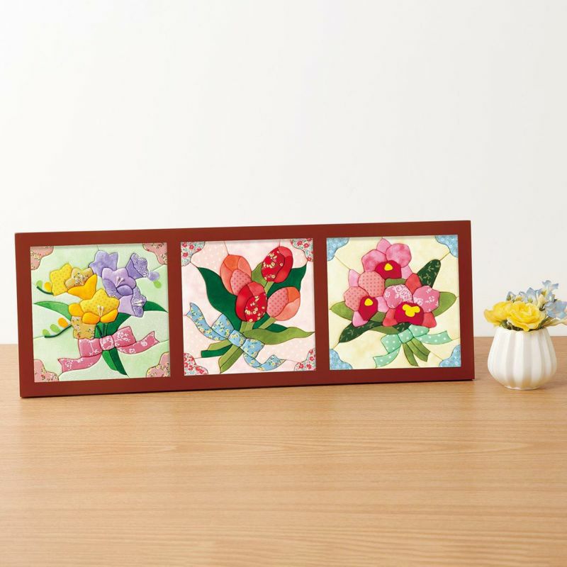 3つ並べて飾れる三面額はタテヨコ兼用です