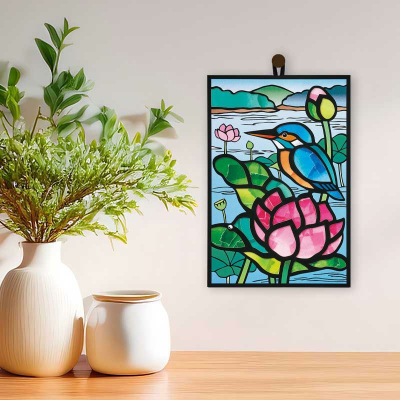 色鮮やかな蓮とカワセミがお部屋に彩りを添えてくれます