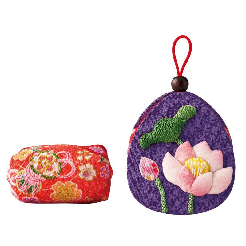 香り袋を土台にセットします