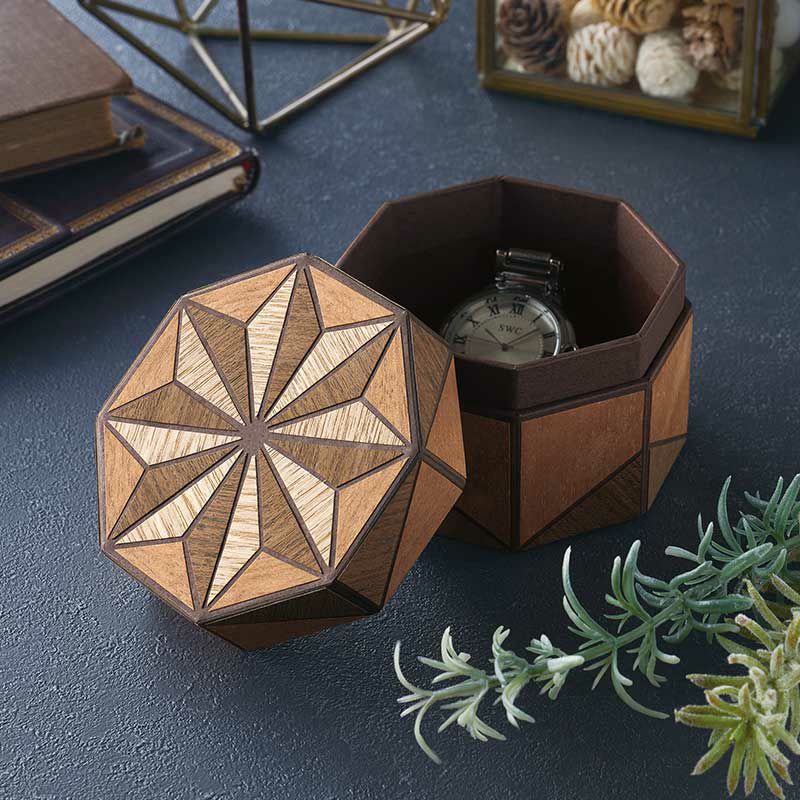 寄木細工風の高級感のある小箱は、手作りとは思えない完成度！