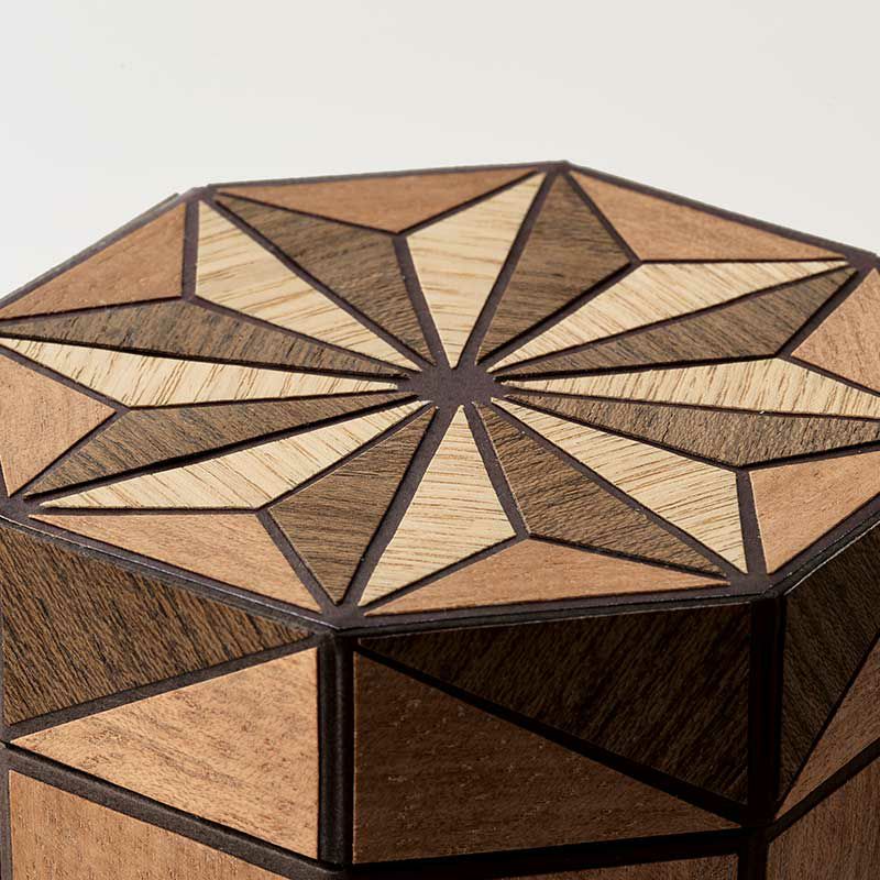 使う度に天然木の質感を楽しめます