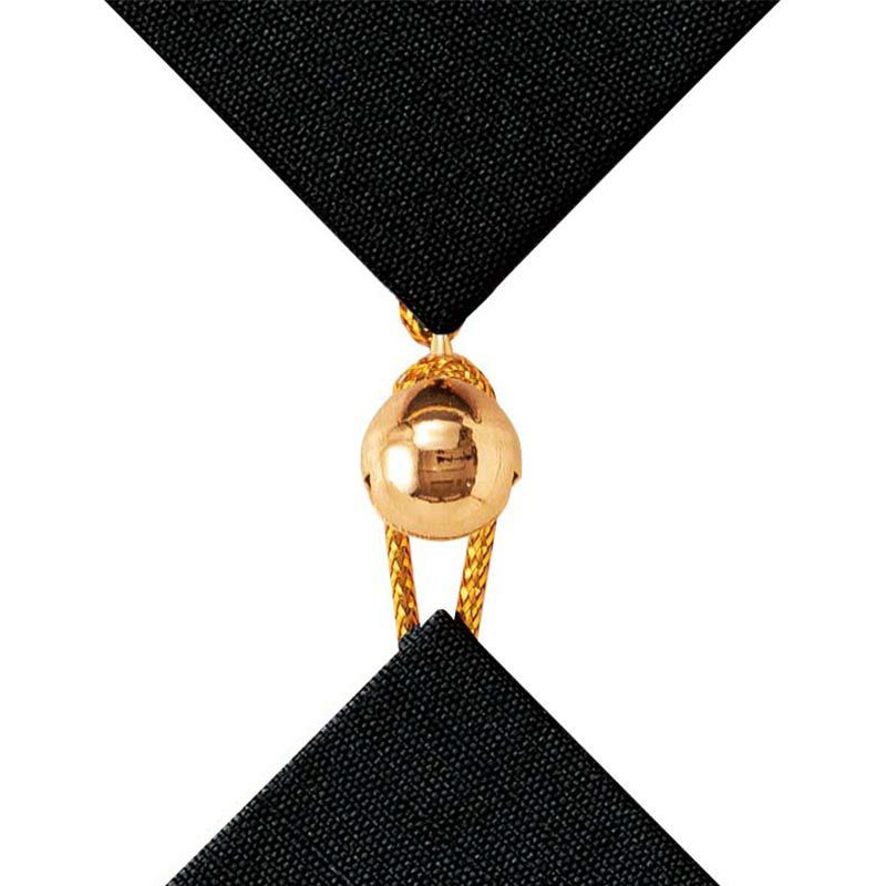 鈴に紐をかけて作ります