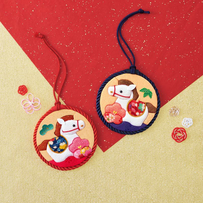 直径約10cmの大きさで気軽に飾れます