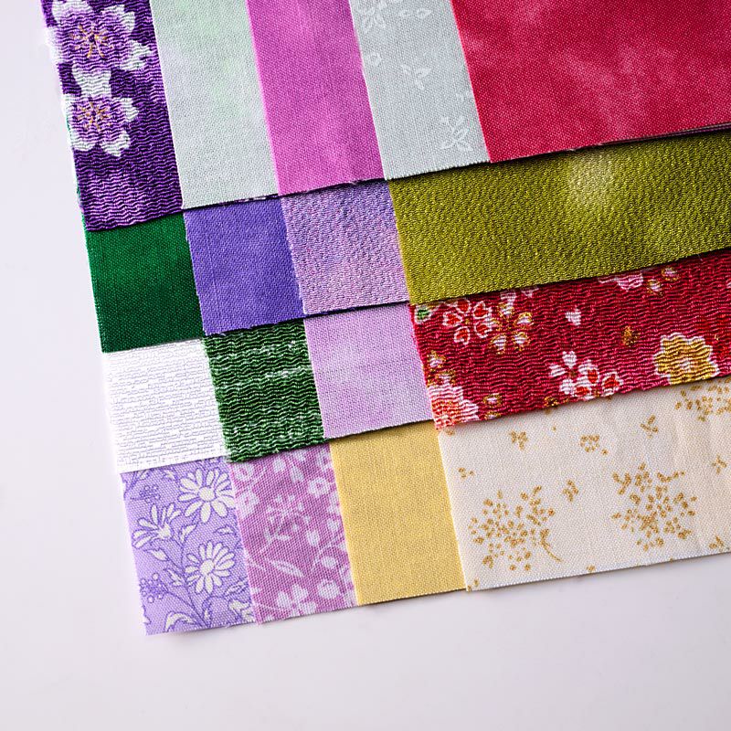 上質な国産ちりめん布やコットン布など多彩な布を17枚使用