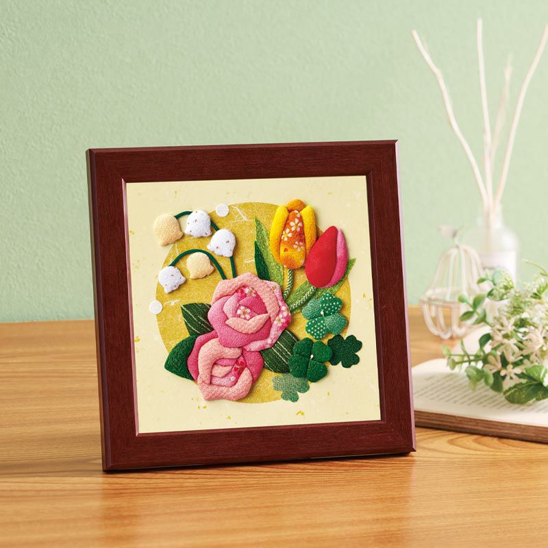 別売りの額に入れて飾るとお部屋に彩りを添えてくれます