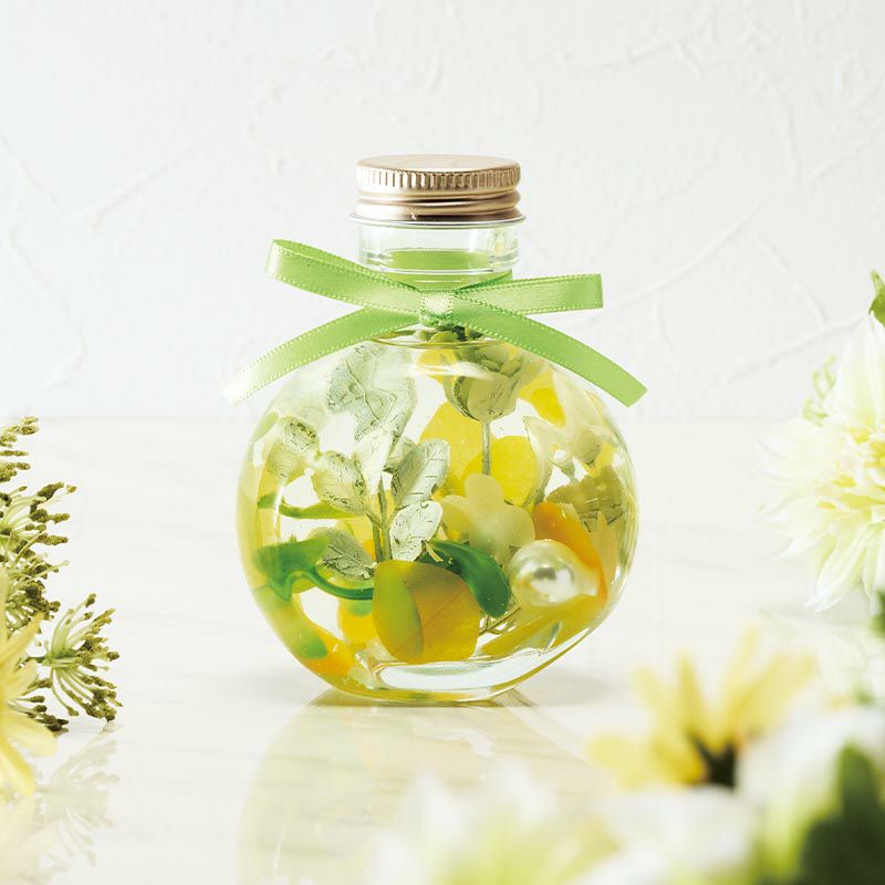 落ち着きや安らぎを感じる色合いのシトラスグリーン