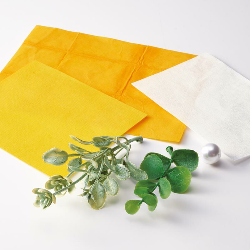 和紙、花材、パールを入れます