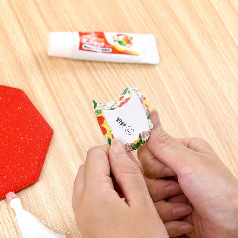 大きめのパーツでくるみやすい