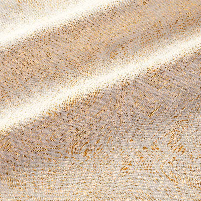 上品な光沢が美しい金襴布を使用します