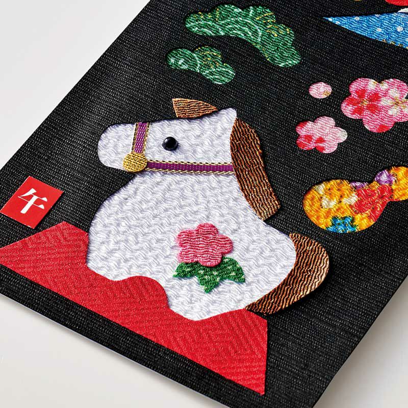 黒地に鮮やかなちりめん布が映えます