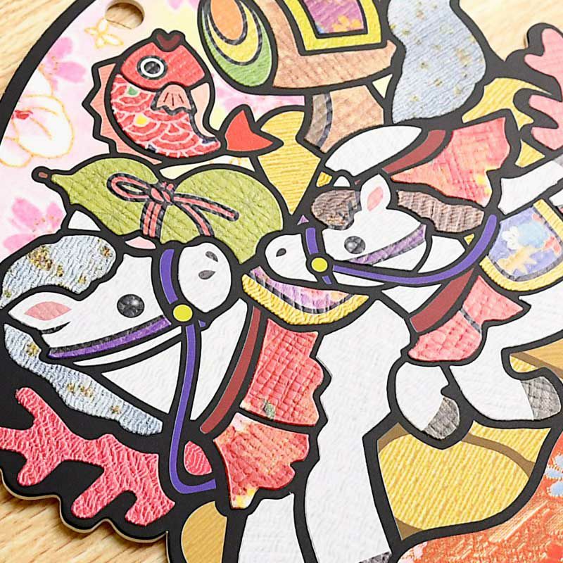 シールにはエンボス加工付き