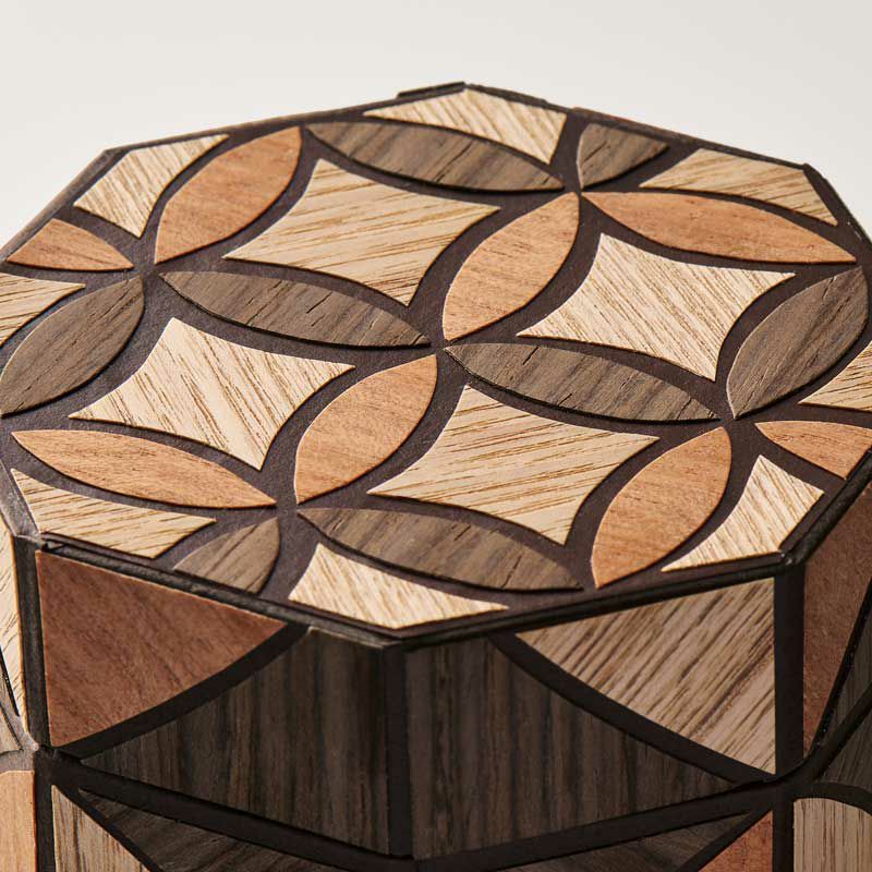 使う度に天然木の質感を楽しめます