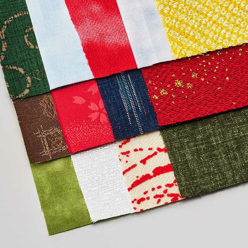 ちりめん友禅の布とぼかしの布を16枚使用