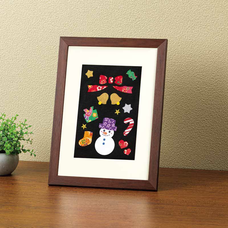 別売りの額に入れるとより素敵に飾っていただけます