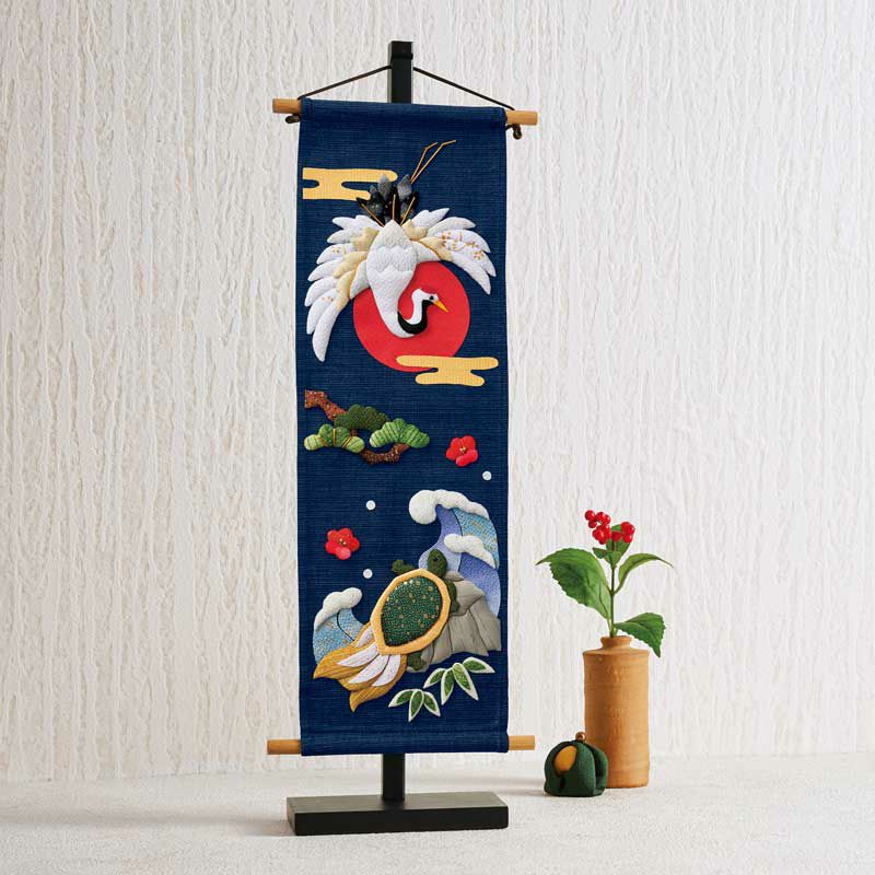 「鶴は千年、亀は万年」と言われる鶴と亀の縁起の良いタペストリー