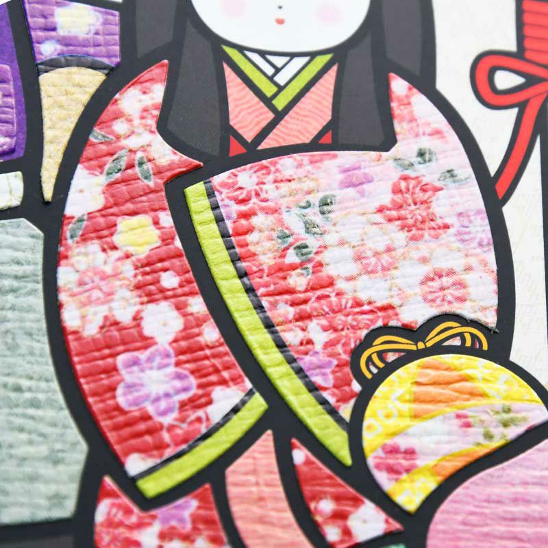 パーツのシールには、布の風合いを表現するために凹凸のあるエンボス加工が施されています