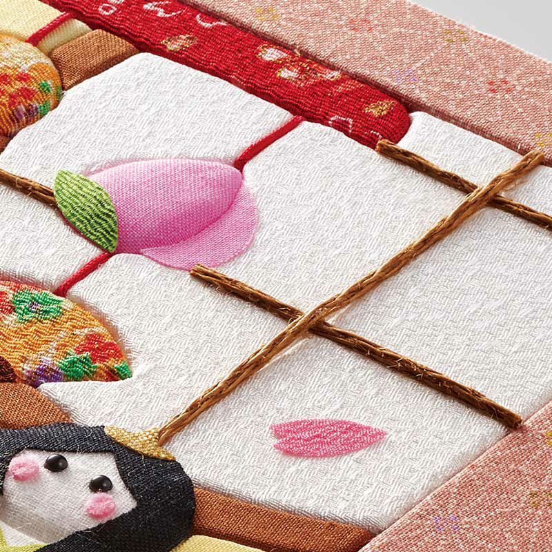 赤ひもや麻ひもは、きめこみボードのミゾに沿って貼り付けるので作りやすい仕様です