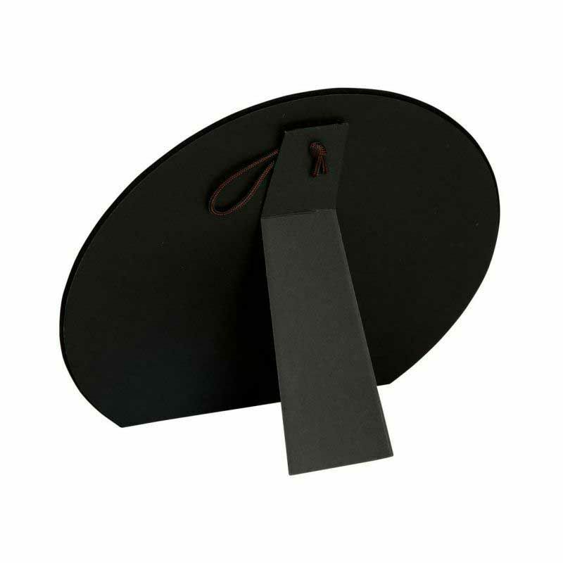 裏面には紙製スタンド付き