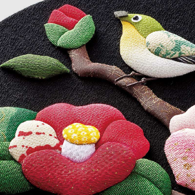 押絵飾り・花歳時記（メジロと椿）｜株式会社さくらほりきり