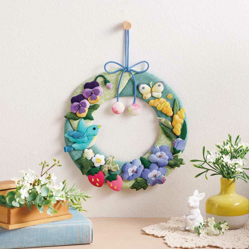 押絵飾り・春風のリース｜株式会社さくらほりきり