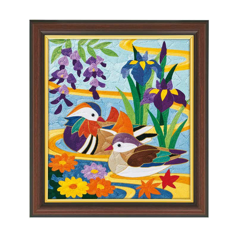 刺繍糸の絵・おしどりと吉祥花｜株式会社さくらほりきり