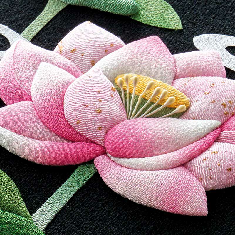 押絵飾り・花歳時記（カワセミと蓮）｜株式会社さくらほりきり