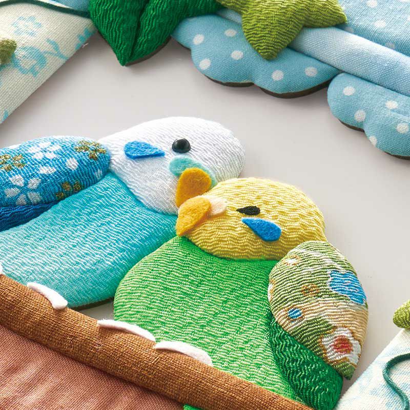 押絵飾り・鳥かごのインコ｜株式会社さくらほりきり